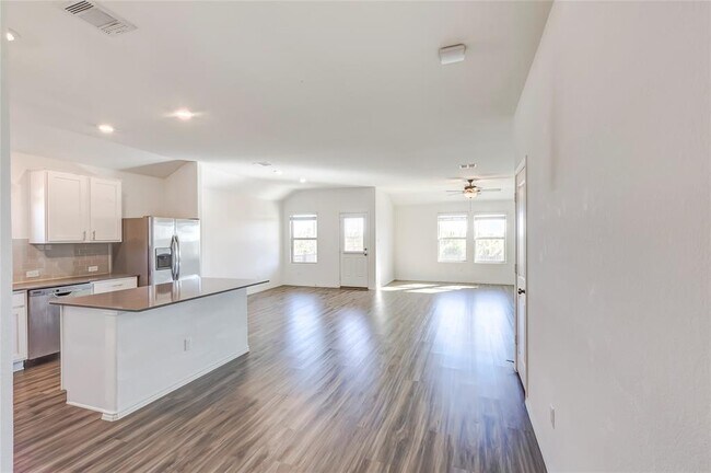 Building Photo - 730 Carol Dr