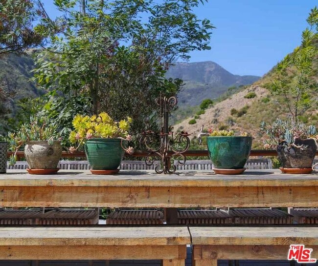 Building Photo - 30606 La Sonora Dr