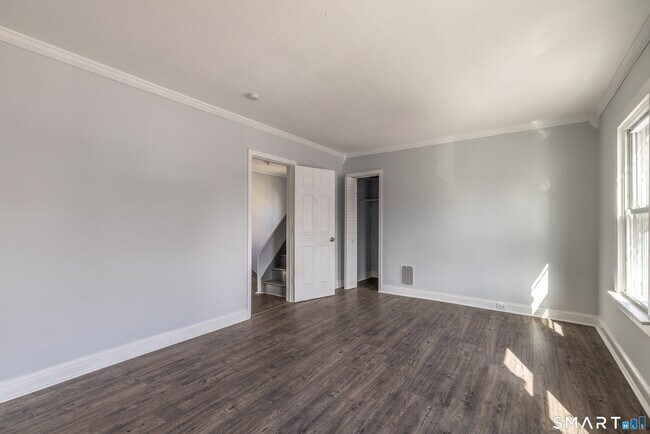 Building Photo - 92 Herkimer St