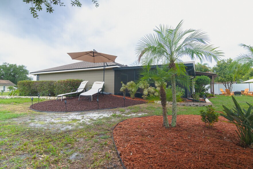 Building Photo - 888 Florida Pky