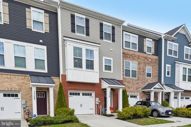 Building Photo - 1306 Hawk Hollow Dr