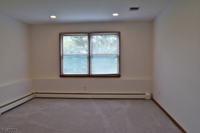 Building Photo - 28 Elmhurst St