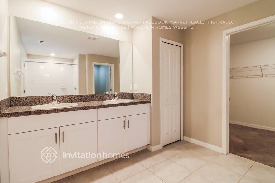 Building Photo - 1593 Blue Rose Dr