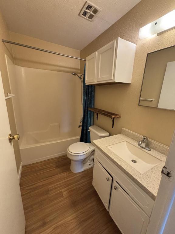 Building Photo - 2119 Westwind Cir
