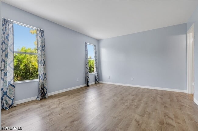 Building Photo - 6085 Lakefront Dr