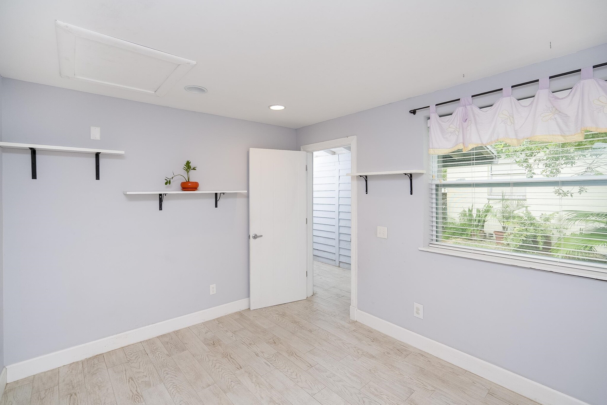 Building Photo - 144 Menendez Rd