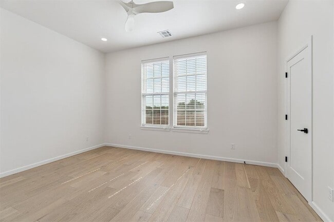 Building Photo - 18814 Selah Wy