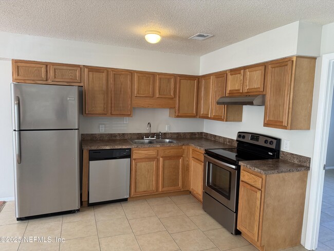 Building Photo - 1335 Violet St