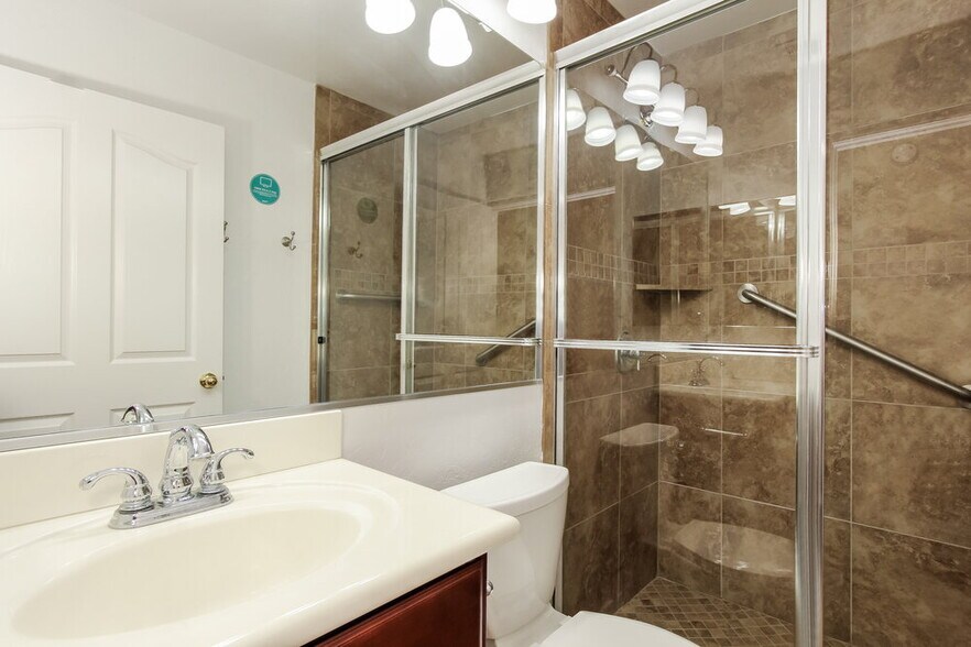 Building Photo - 305 N Abalone Dr