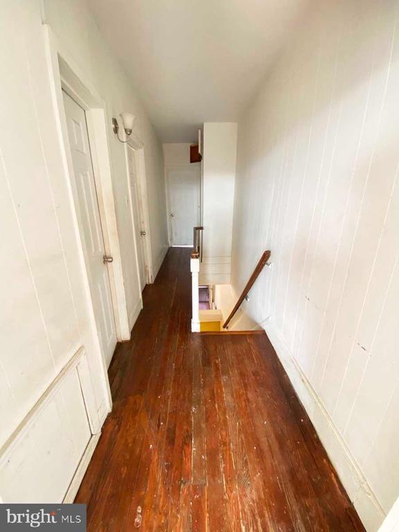 Building Photo - 534 E Indiana Ave