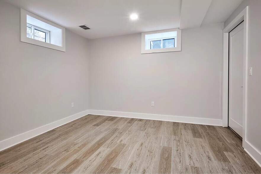 Building Photo - 57 Hurley St