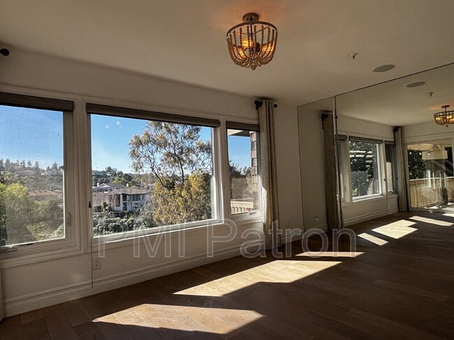 Building Photo - 68 Sea Island Dr