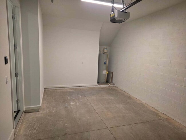 Building Photo - 2880 SE Federal Hwy