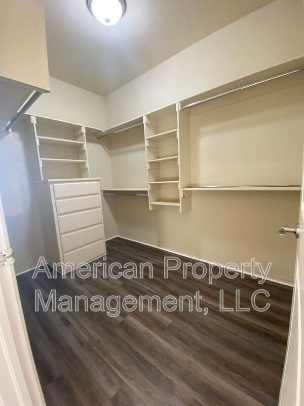 Building Photo - 10343 N 139th E Ave