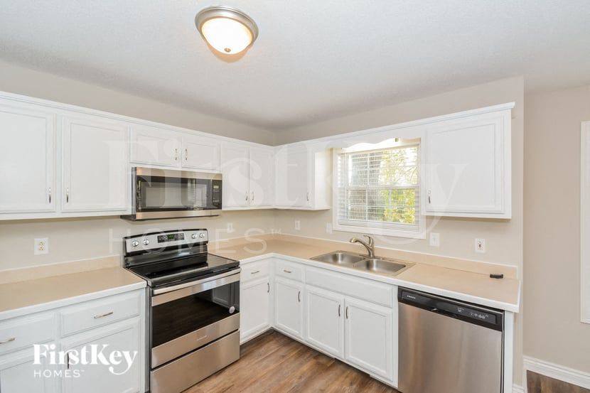 Building Photo - 1930 Whirlaway Cir