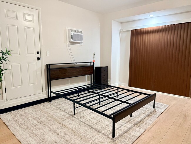 Building Photo - Gorgeous Single Family 4 bedroom furnished rental in Green Run