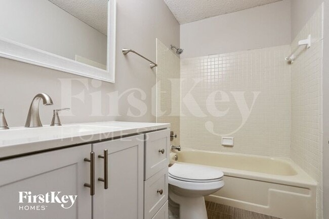 Building Photo - 1616 Treetop Dr