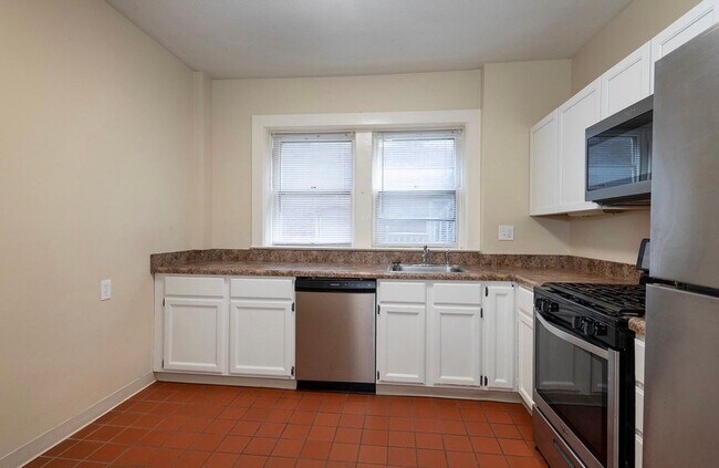 Building Photo - 2673 Euclid Heights Blvd