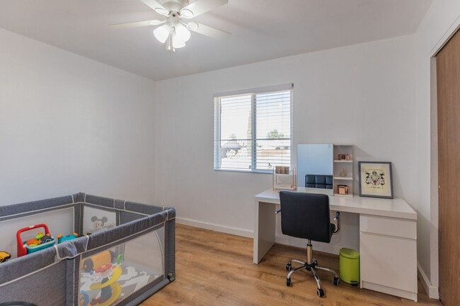 Building Photo - Beautiful 3 Bed 2 Bath - Gorgeous Views & Fenced in Backyard!