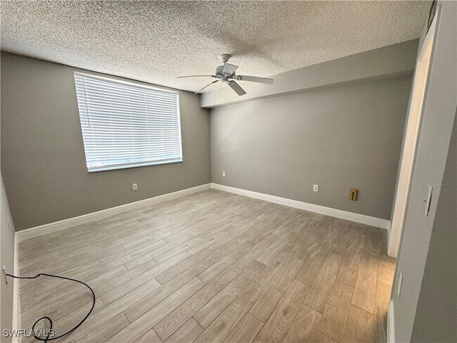 Building Photo - 8735 River Homes Lane