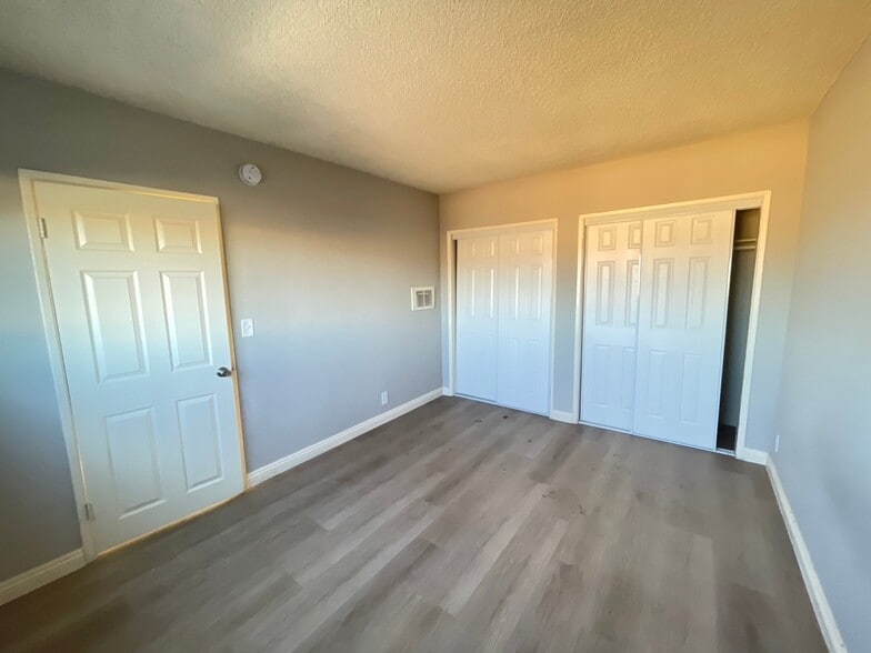 Building Photo - 8720 Orion Ave