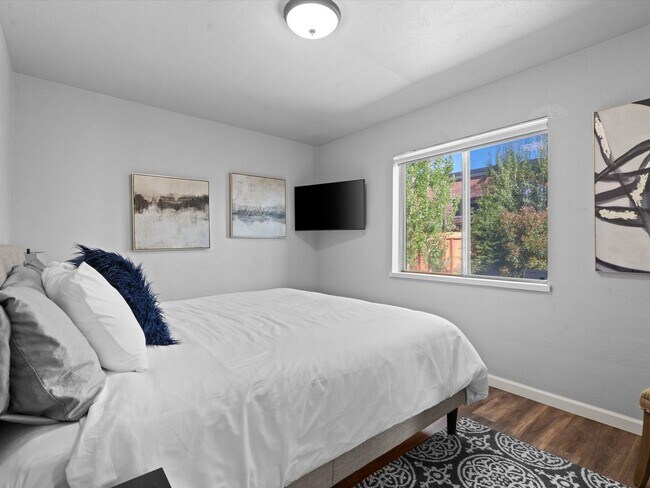 Building Photo - Single Level, Brick duplex