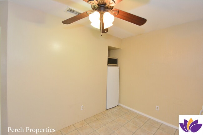 Building Photo - 22149 Wyandotte St