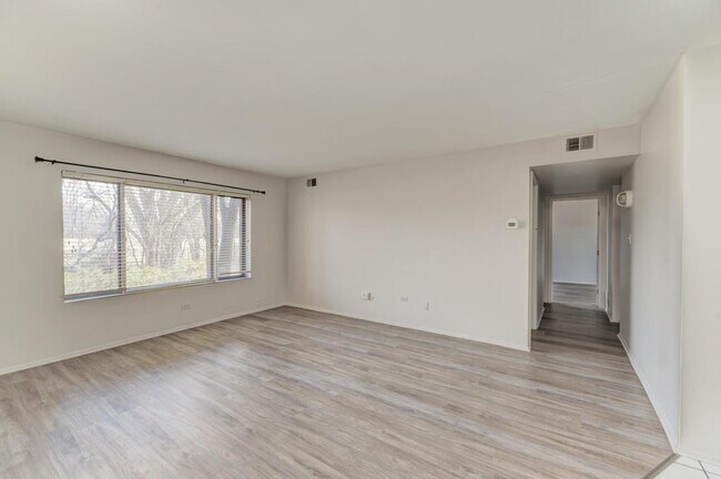 Building Photo - 6103 Knoll Valley Dr