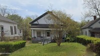 Building Photo - 2112 Jeff Davis St