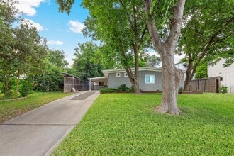 Building Photo - 2309 Newfield Ln