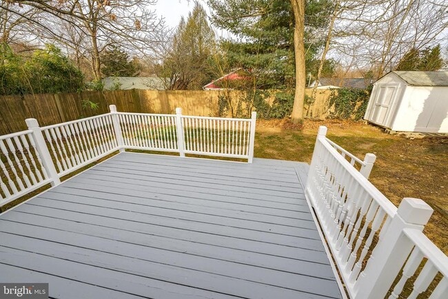 Building Photo - 10022 Brunett Ave