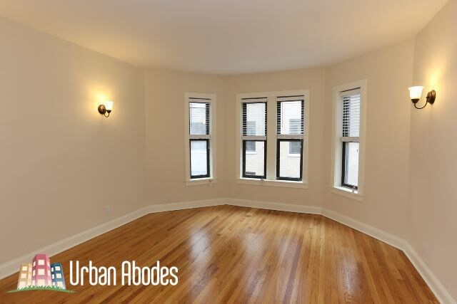 Building Photo - 4036 Ashland N Ave