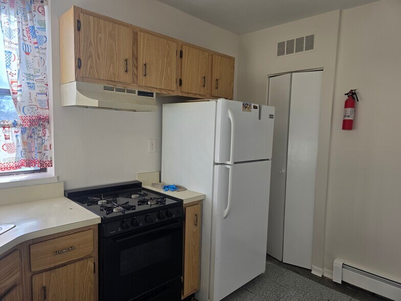 Kitchen - 144 Old Bergen Rd