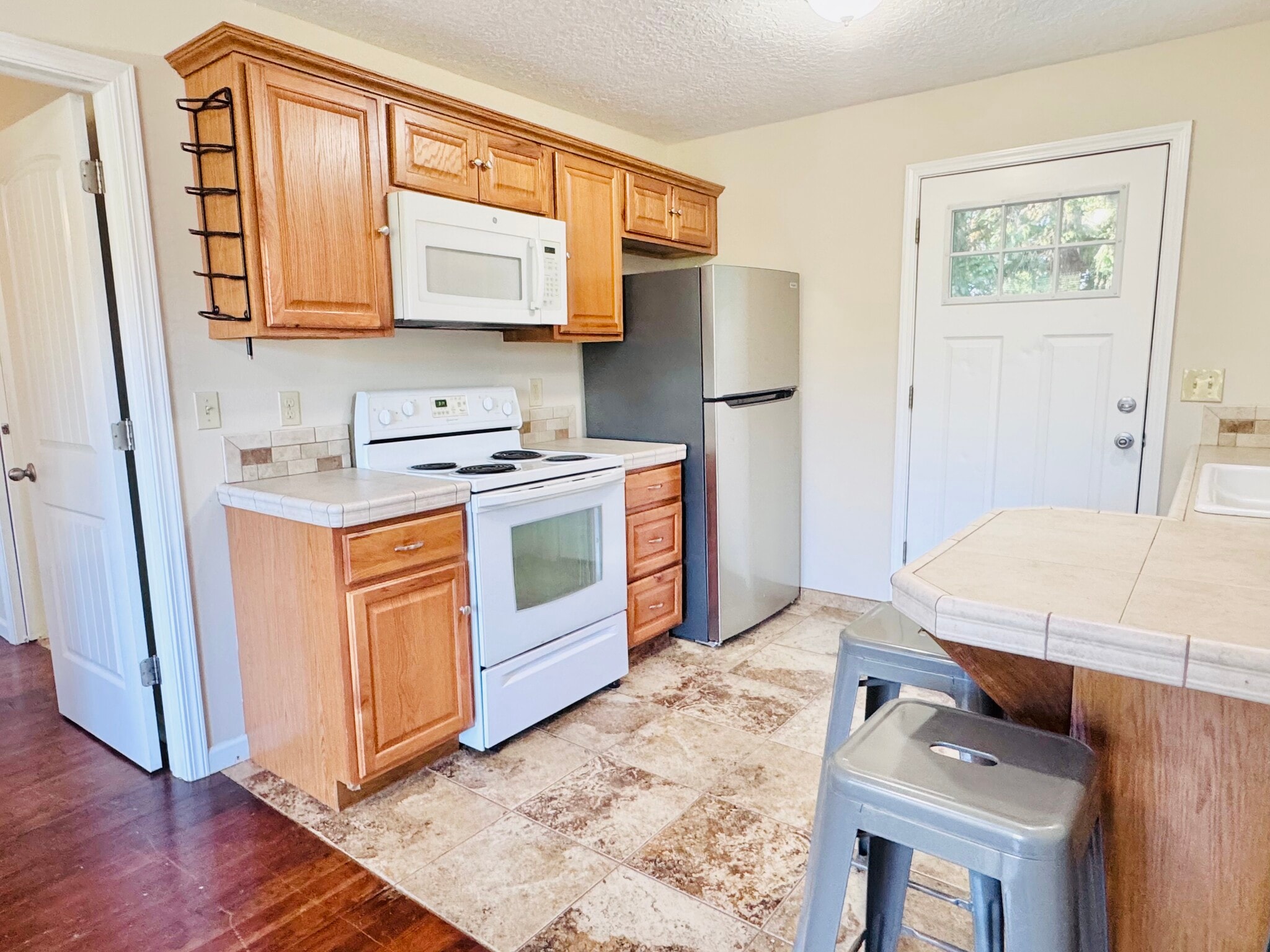 Kitchen - 16670 S Carus Rd