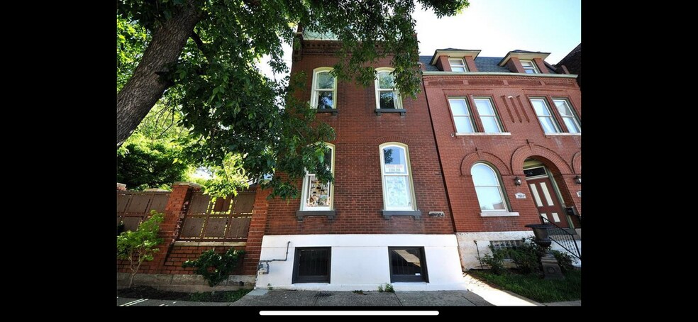 Primary Photo - 2862 McNair Ave