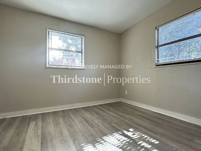 Building Photo - 3308 Haines St