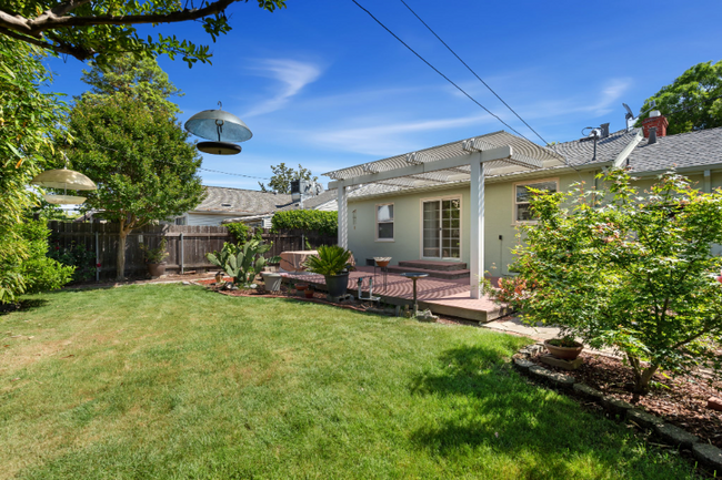 Building Photo - 354 Lagomarsino Way