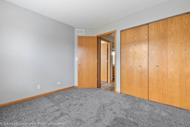 Building Photo - 4051 Blackstone Dr