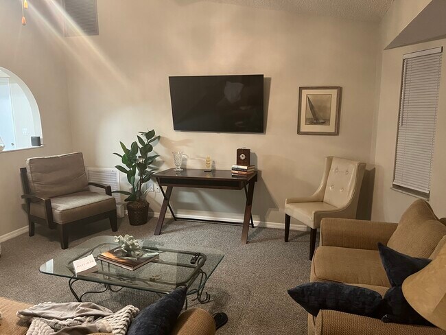 Building Photo - 3193 Desoto Dr