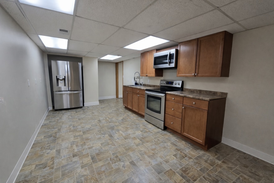 Kitchen - 7 Mountain Rd