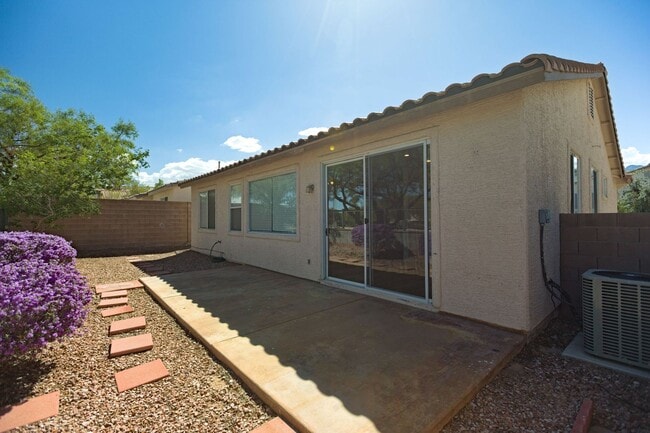 Building Photo - Beautiful One-story house in Summerlin
