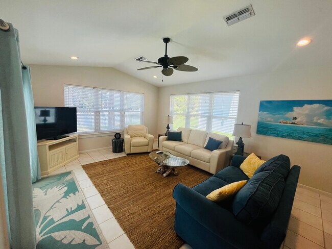 Building Photo - 4720 Riverglen Blvd