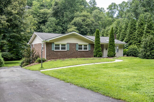 Building Photo - 493 Kings Creek Rd