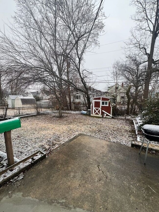 Building Photo - 2500 Linwood Rd