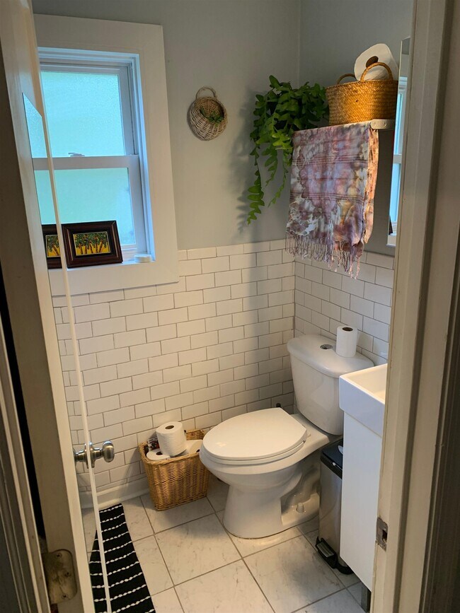 Building Photo - 1111 Washington Ct