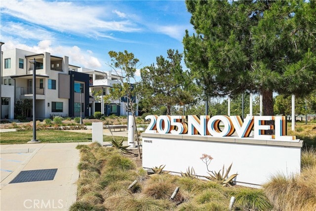 Building Photo - 166 Novel