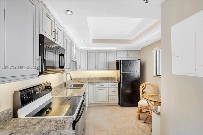 Building Photo - 200 Ocean Trail Way