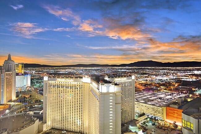 Building Photo - 3750 S Las Vegas Blvd