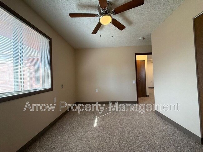 Building Photo - 11141 N 137th St