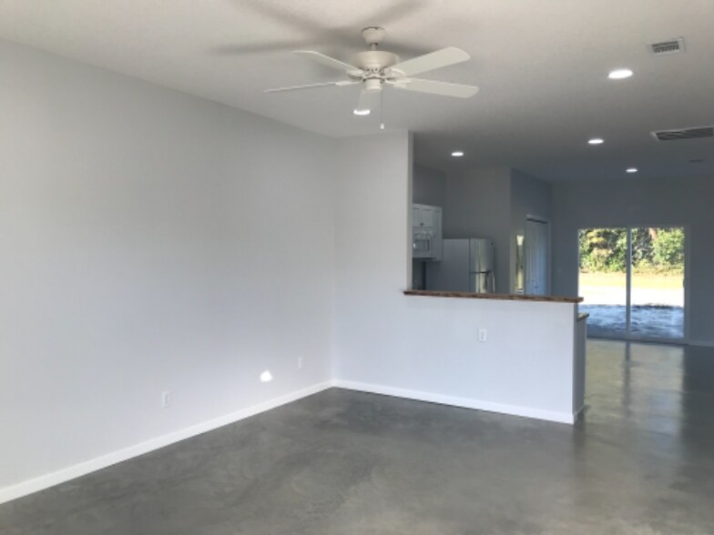 Building Photo - 3621 Tanner Ln